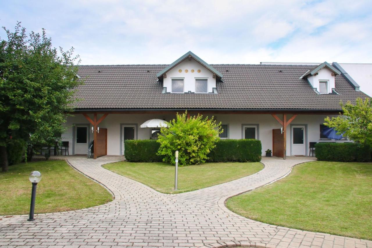 Gaestehaus Finklacke Apetlon Buitenkant foto