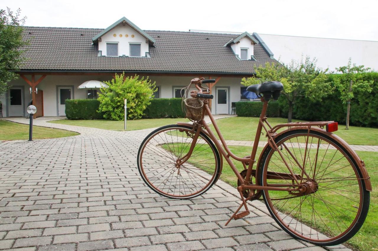 Gaestehaus Finklacke Apetlon Buitenkant foto